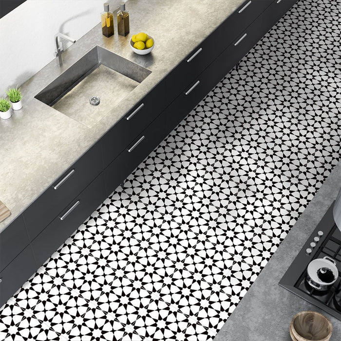 Cocina con azulejos cerámicos de estilo marroquí Agraba Blanco y Negro 20x20 cm para suelo.