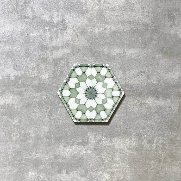 Azulejo marroquí hexagonal verde Maroush 18,7 cm x 21,6 cm