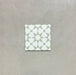 Imagen de producto del azulejo cerámico mate de estilo marroquí Agraba Sage 20x20 cm, con patrón geométrico en verde salvia y blanco inspirado en el diseño tradicional morisco, apto para pared y suelo.
