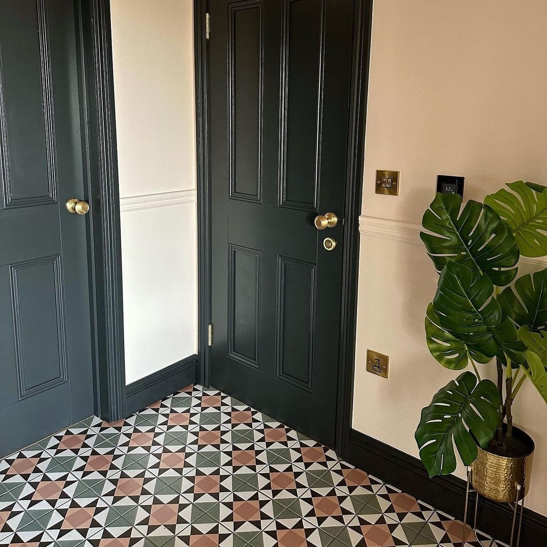 Maison Fern Decor Victorian Pattern Tile 20cm x 20 cm — Artisan Ceramica, image size:1080x1080